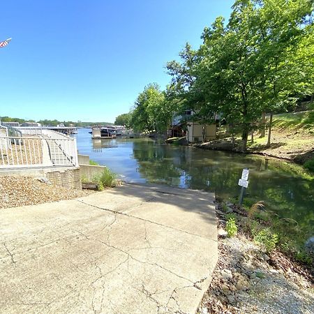 F Lakefront! Remodeled, Sleeps 4, Boat Slip, Patio, Wifi, Cable, Pool Osage Beach Εξωτερικό φωτογραφία