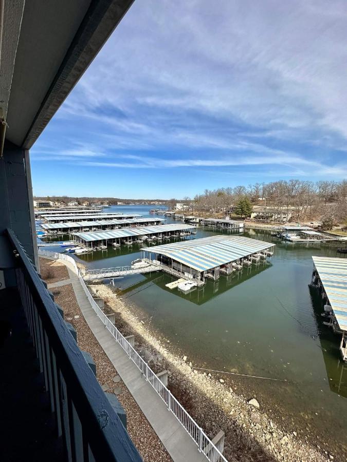 F Lakefront! Remodeled, Sleeps 4, Boat Slip, Patio, Wifi, Cable, Pool Osage Beach Εξωτερικό φωτογραφία
