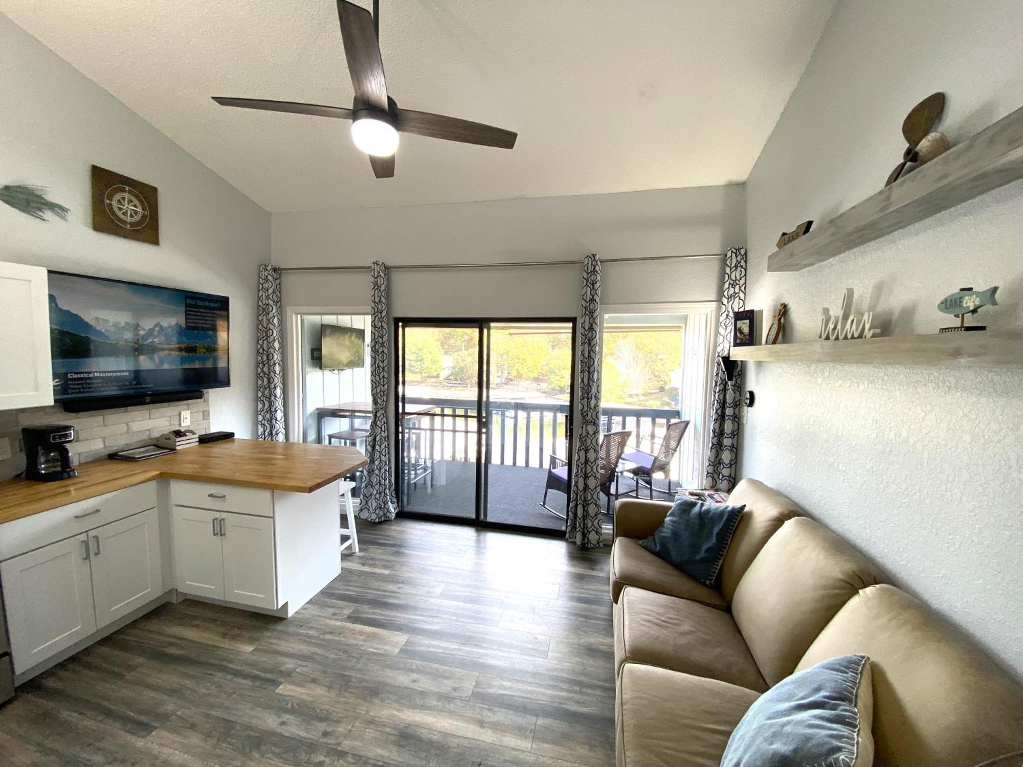 F Lakefront! Remodeled, Sleeps 4, Boat Slip, Patio, Wifi, Cable, Pool Osage Beach Εξωτερικό φωτογραφία